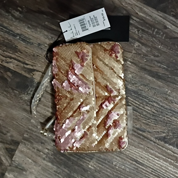 Nicole Miller Gold Sequin Clutch New - Picture 1 of 3